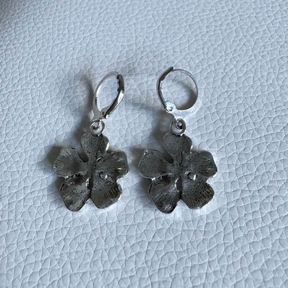 Silver Bohemian Vintage Floral Flower Drop Earrings New NWT - Picture 6 of 6